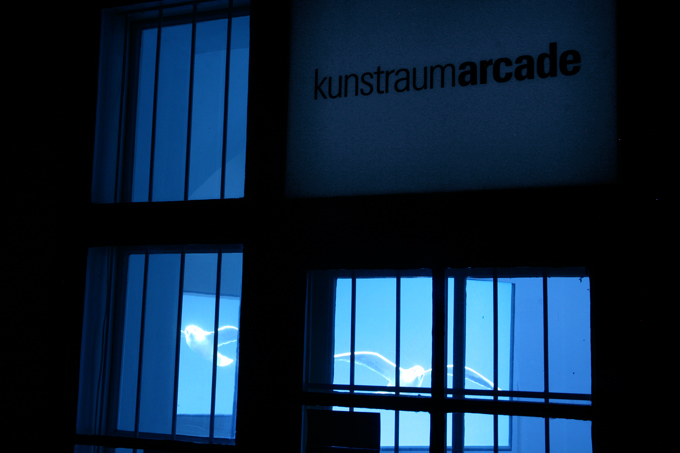ausstellungsansicht_kunstraumarcade_detail_3_aussen_barnabas_huber